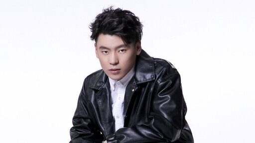 隔壁老樊 - 多想在平庸的生活拥抱你 (Live)-让一切随风001铃声