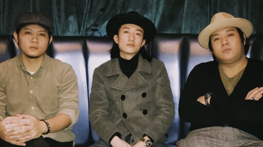 回春丹乐队 - 初恋-你说你哪边脸好看来的铃声